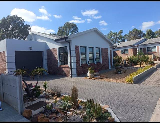 2 BEDROOM HOUSE FOR SALE IN ALBERTINIA